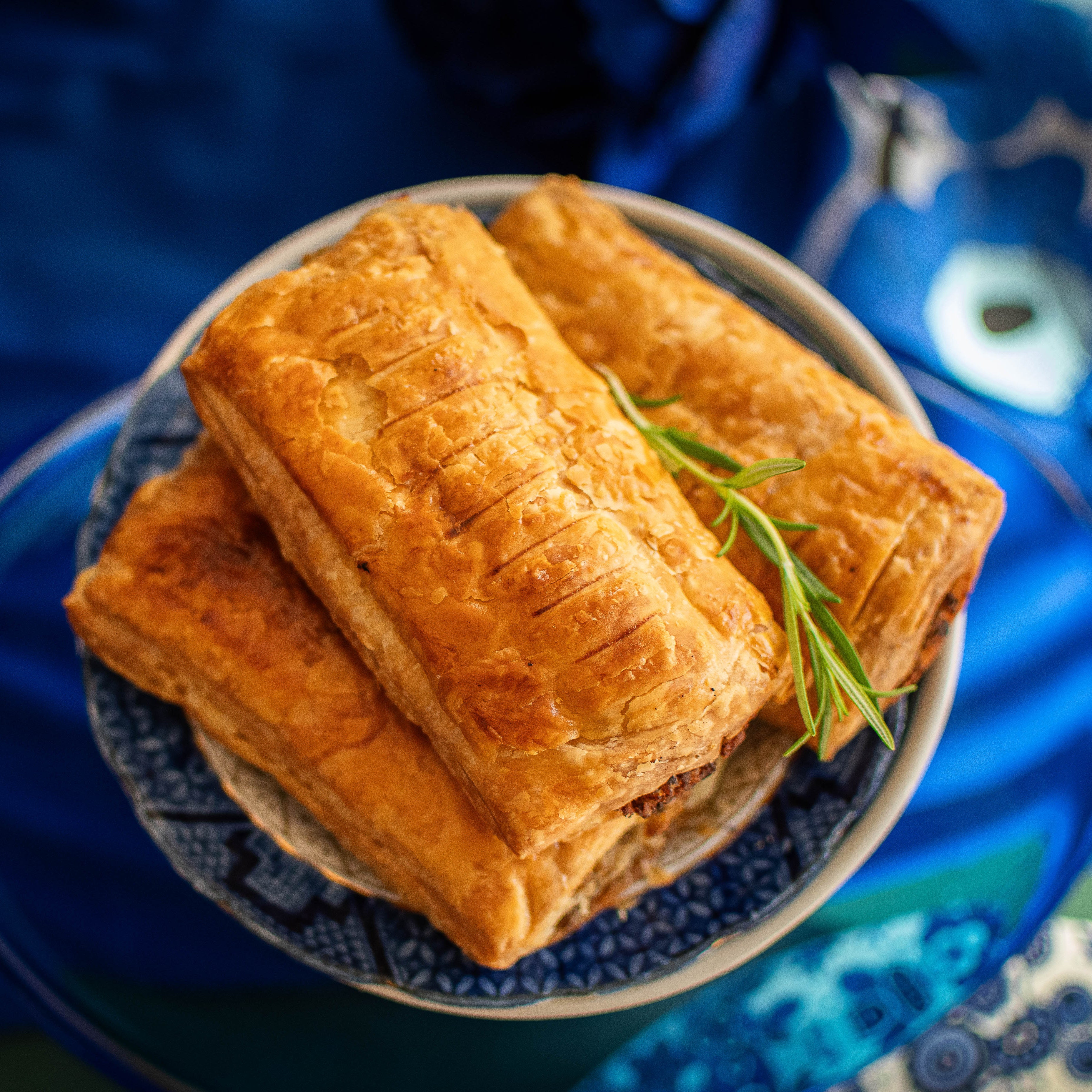 Vegan Oesterzwam Saucijzenbroodje van rotterzwam (gebakken)